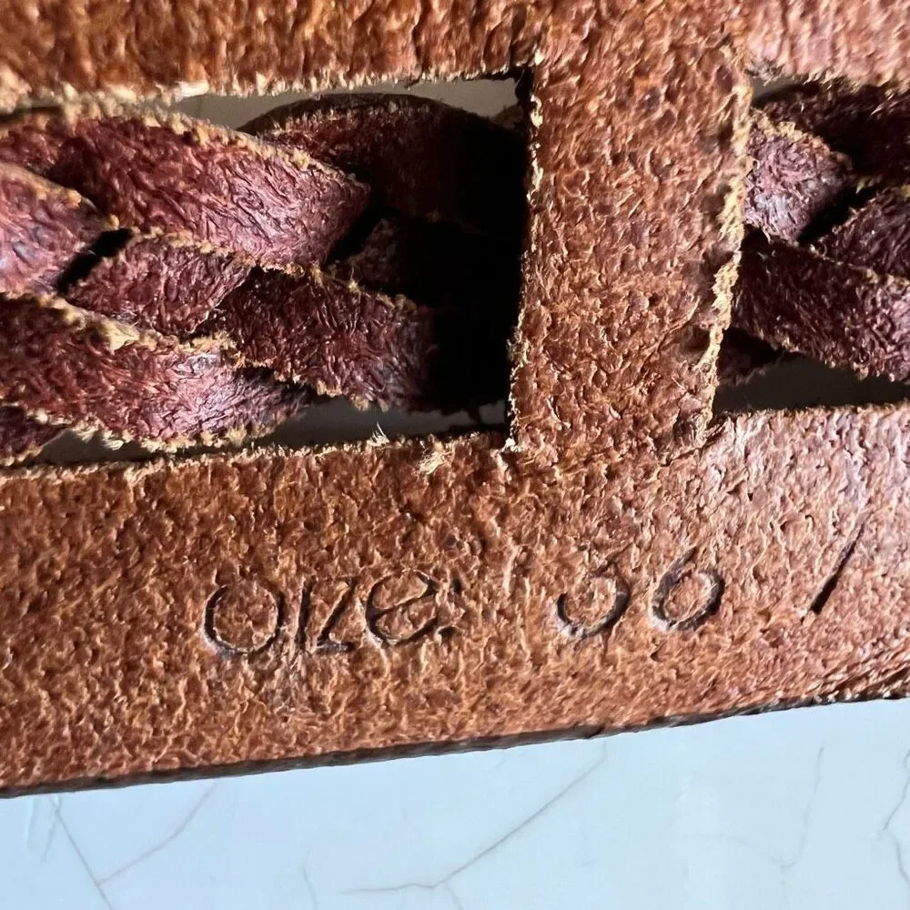 Will leather goods a vintage-style brown leather belt featuring embossed details